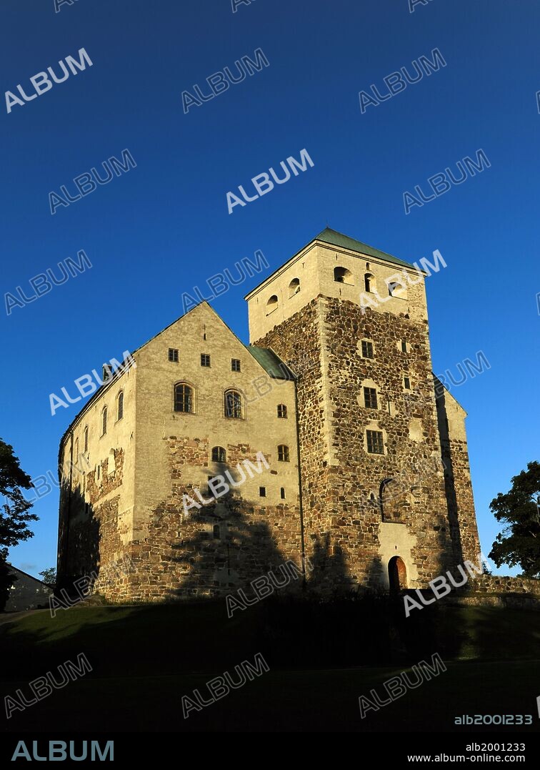 FINLANDIA. TURKU. Vista exterior del CASTILLO de la población, uno de los edificios más antiguos del país. De época medieval. Su construcción se inició en el S. XIII. Norte de Europa.