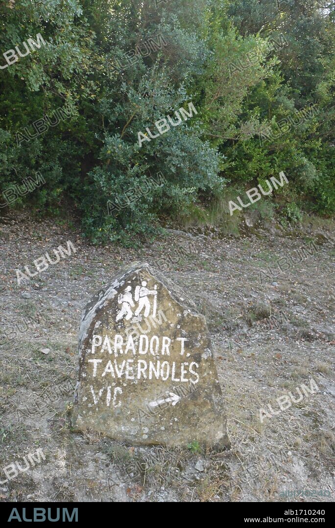 Parador de Sau. Ubicado en la serranía de las Gullerías y el pantano de Sau a sus pies. Comarca de Osona.