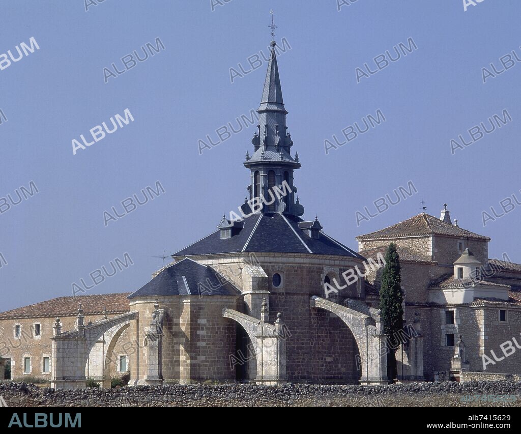 EXTERIOR DEL SANTUARIO DE SAN PEDRO REGALADO.