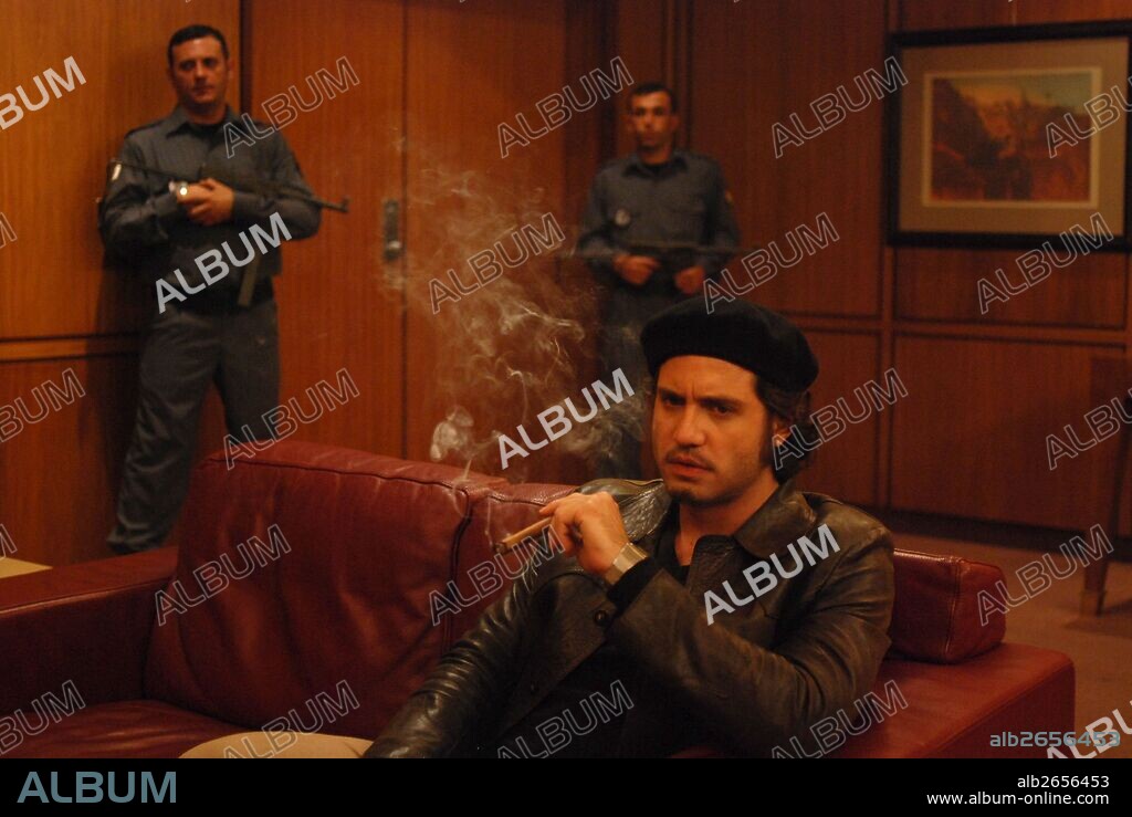 EDGAR RAMIREZ en CARLOS, 2010, dirigida por OLIVIER ASSAYAS. Copyright FILMS EN STOCK.