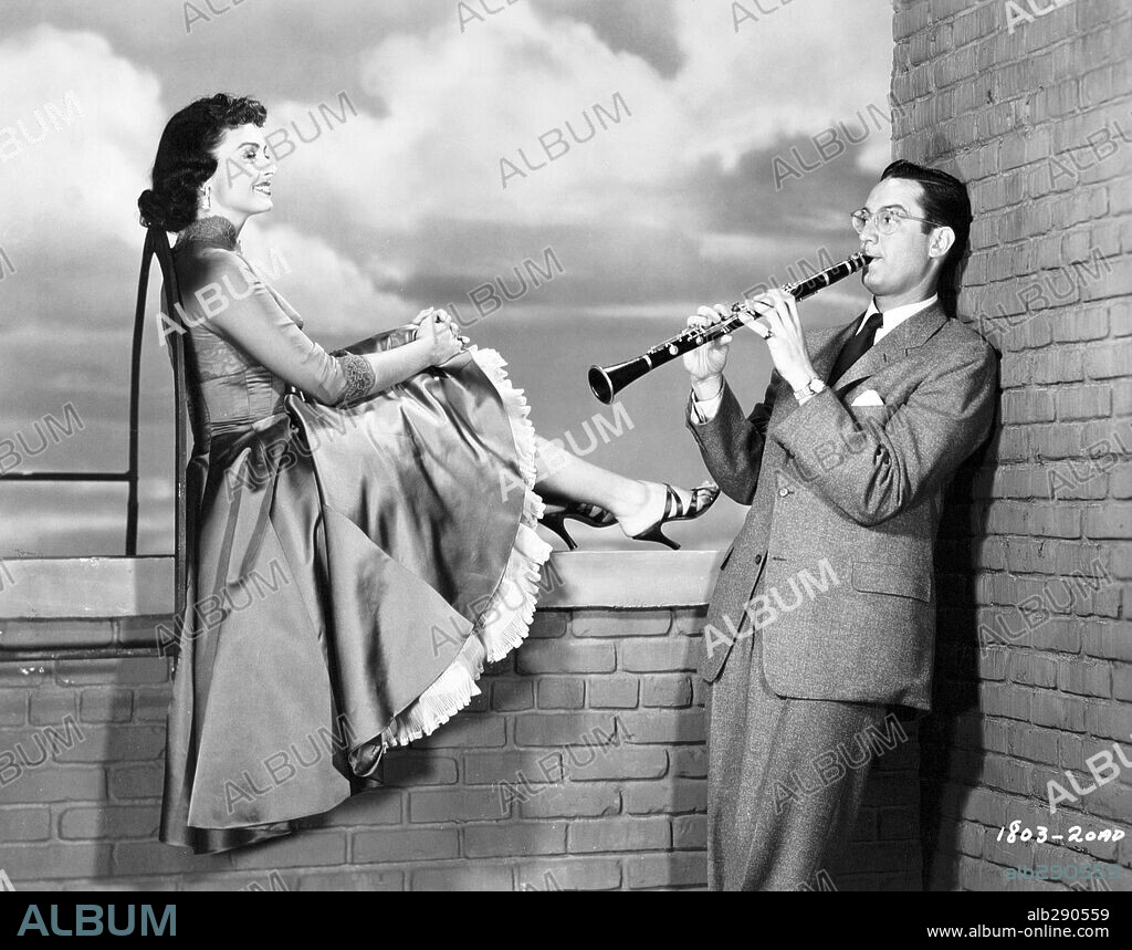 DONNA REED and STEVE ALLEN in THE BENNY GOODMAN STORY, 1955, directed by VALENTINE DAVIES. Copyright UNIVERSAL INTERNATIONAL.