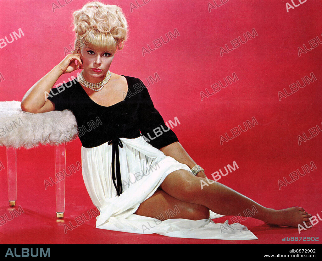 ELKE SOMMER en EL PREMIO, 1963 (THE PRIZE), dirigida por MARK ROBSON. Copyright M.G.M.