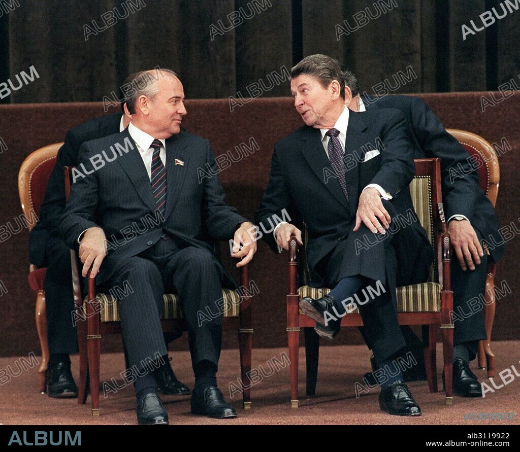 Photograph of President Ronald Reagan talking to Soviet general secretary of the Communist Party of the Soviet Union Mikhail Gorbachev. Dated 1985.