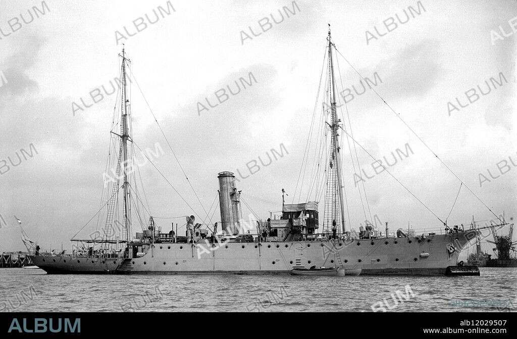 HMS Alecto , submarine parent ship of the Royal Navy. 1914.