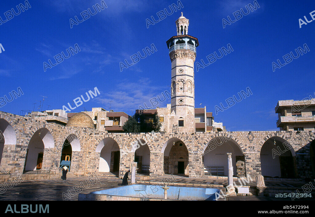 The Great Mosque was first built by the Umayyads in the 8th century CE and was modelled on the Umayyad Mosque in Damascus. It was almost completely destroyed in 1982 during the Sunni muslim uprising in Hama. Hama is the location of the historical city of Hamath. In 1982 it was the scene of the worst massacre in modern Arab history. President Hafaz al-Assad ordered his brother Rifaat al-Assad to quell a Sunni Islamist revolt in the city. An estimated 25,000 to 30,000 people were massacred.