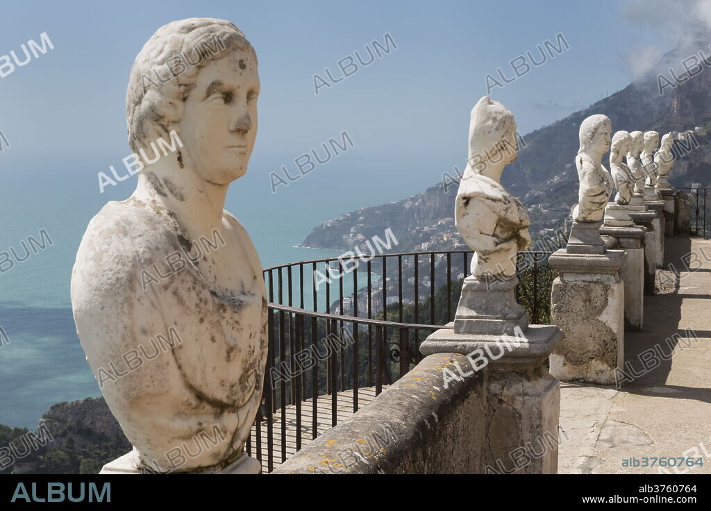 Statues on Belvedere of Infinity at the Villa Cimbrone in Ravello, Amalfi Coast (Costiera Amalfitana), UNESCO World Heritage Site, Campania, Italy, Mediterranean, Europe.