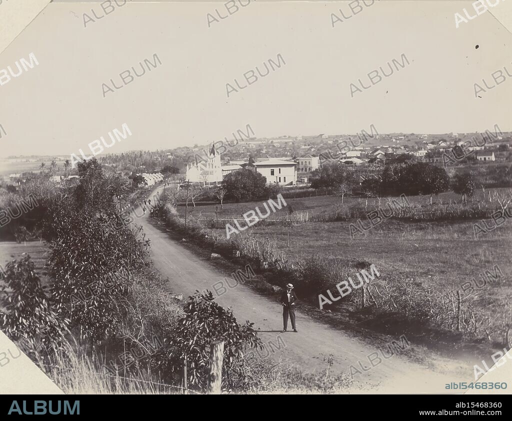 Maputo, Delagoa bay, View of the hinterland of Delagoa Bay in Mozambique, Part of Album with 191 photos of a trip to and through South Africa., photograph, photo, photos, height 151 mm, width 199 mm, photographer, 1900 - 1920, first quarter 20st century, first quarter 20th century, paper, photographic paper, photo paper, daylight gelatin silver print.