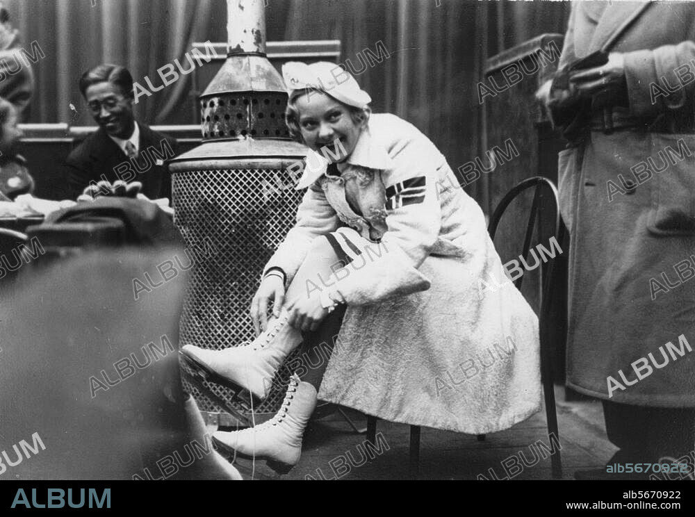 Henie, Sonja norweg. Eiskunstläuferin, 1912-1969. Sonja Henie während der Olympischen Winterspiele in Garmisch-Partenkirchen (6.-16.2.1936) (?). Foto, Februar 1936.