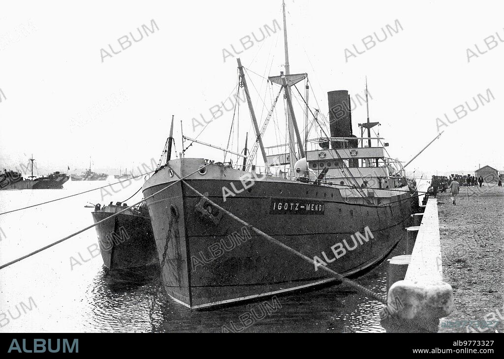Junio 1918. En el puerto de Bilbao. El Vapor "Igotz-Mendi", que ha Regresado A España, después de nueve Meses de navegación con el crucero Alemán "Wolf", y al cual se Creía Perdido - fecha Aproximada.