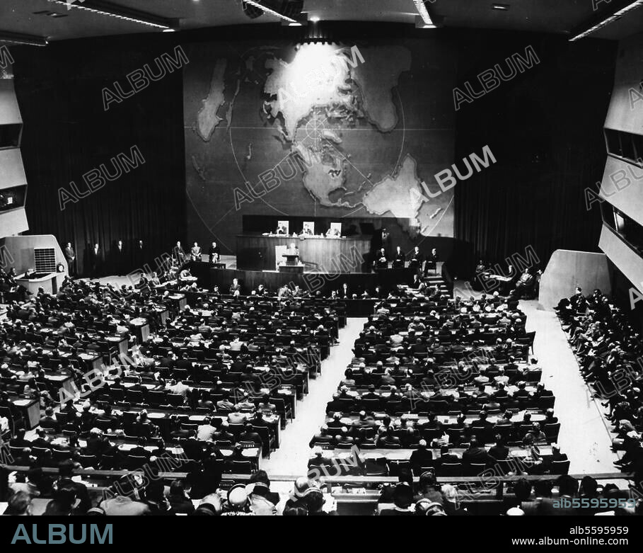 United Nations / General Assembly of the United Nations, 5th anniversary (established on 26.6.1945) in Flushing Meadow, New York, on 26th June 1950. Speech by US President Truman in front of delegates of the 60 member states. Photo.