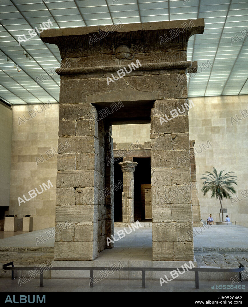 ARTE EGIPCIO - TEMPLO DE DENDUR - ARCO DE ENTRADA.