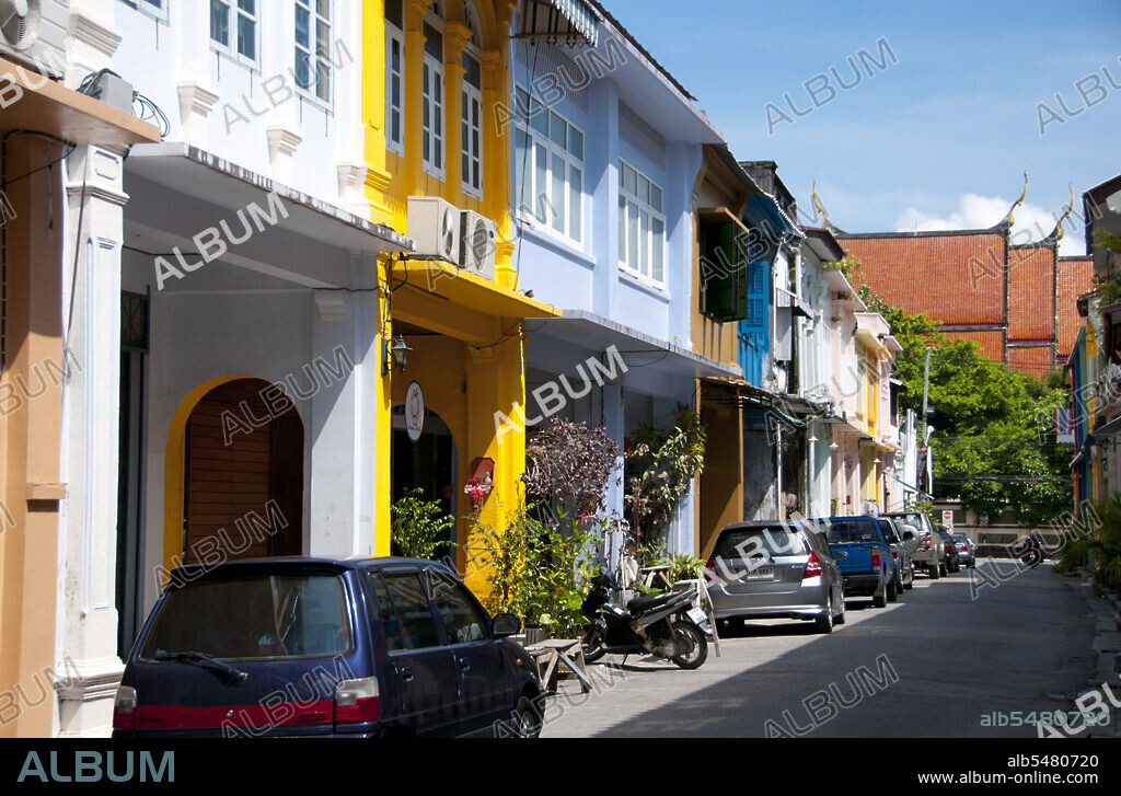 The traditional architecture of Phuket Town is distinctively Sino-Thai and Sino-Portuguese. Having been influenced by migrant Chinese settlers from southern China, it shares a great deal with neighboring Straits Chinese settlements architecture in both the Malaysian cities of Penang and Melaka, and with Singapore.