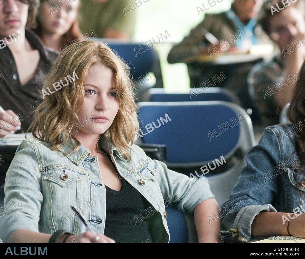 EMILIE DE RAVIN in REMEMBER ME, 2010, directed by ALLEN COULTER. Copyright UNDERGROUND FILMS AND MANAGEMENT.