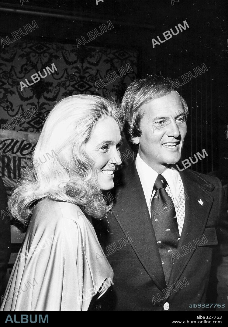 Pat Boone, Shirley Boone, The Beverly Hilton Gala Dinner, Beverly Hills, Los Angeles, California, 1974.