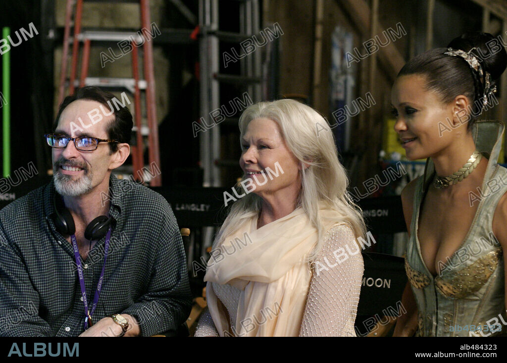 DAVID TWOHY, JUDI DENCH and THANDIWE NEWTON in THE CHRONICLES OF RIDDICK, 2004, directed by DAVID TWOHY. Copyright UNIVERSAL STUDIOS / LEDERER, JOSEPH.
