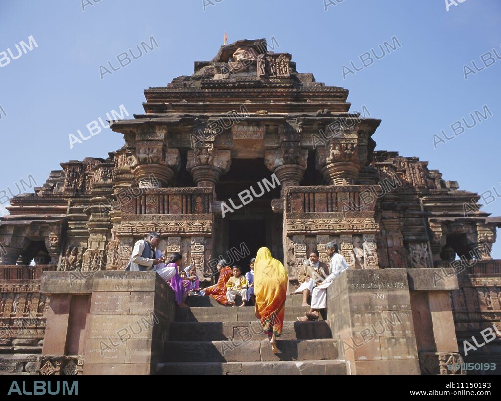 Entrance to Nilkanthesvara/Udayeshvara Temple, 11th century, Udayapur, 100 kms NE of Bhopal, Madhya Pradesh State, India.