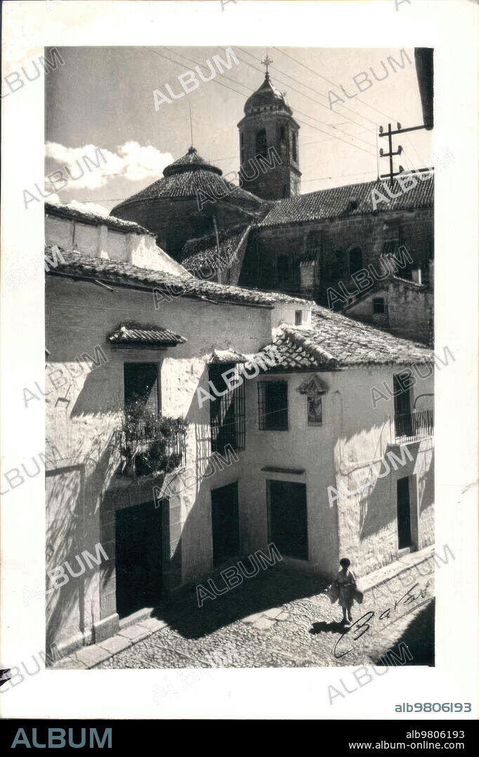 1950. Rincón típico en la calle del horno en Úbeda.