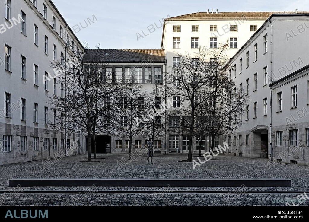 Bendlerblock, courtyard with the Memorial to the German Resistance, Berlin-Mitte, Germany, Europe.