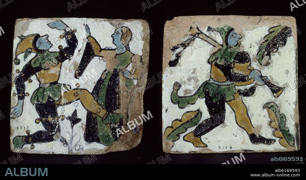 AZULEJOS SEVILLANO DE CUERDA SECA Y TEMAS FIGURADOS - SIGLO XV - BAILE DE BUFON Y DAMA - GAITERO.