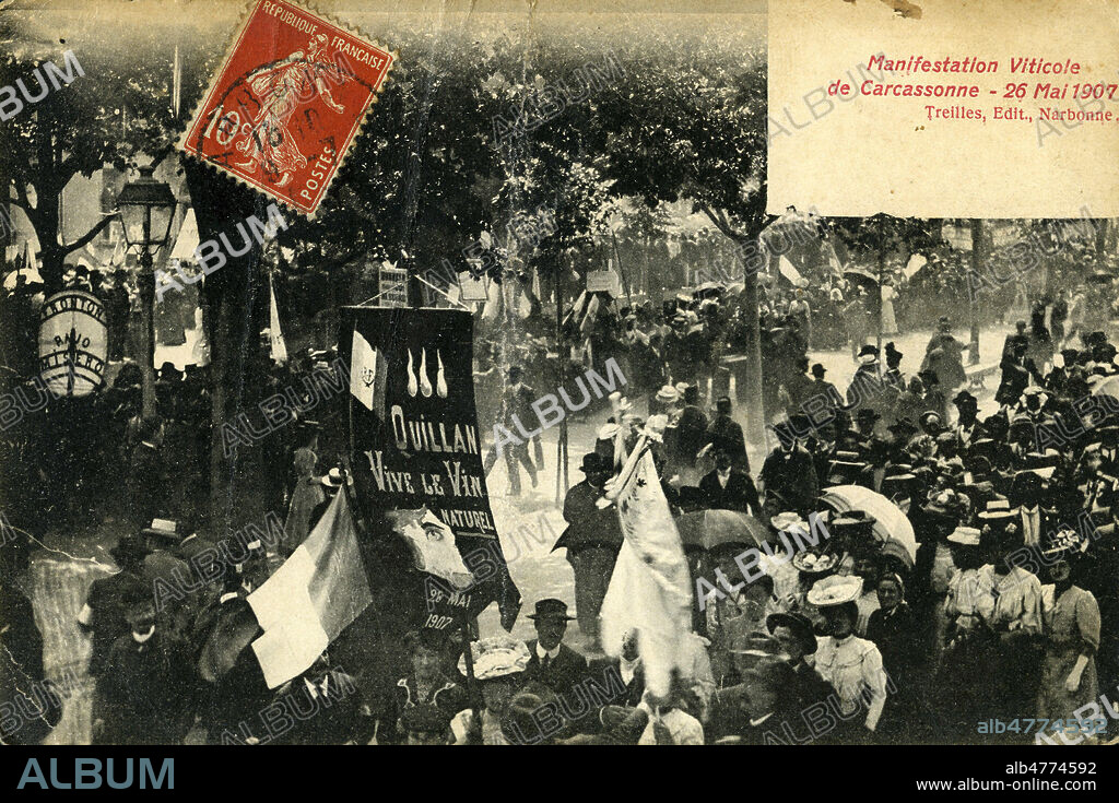 'Manifestation viticole de Carcassonne. 26 mai 1907'. Photographie anonyme pour une carte postale de 1907. Credit : Jean Vigne/KHARBINE-TAPABOR.