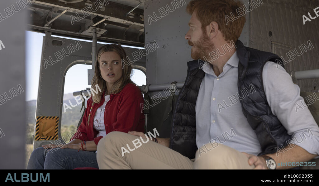 ADRIANA TORREBEJANO and Juanlu González in POLÍTICAMENTE INCORRECTOS, 2024, directed by ARANTXA ECHEVARRIA. Copyright LAZONA/Atresmedia Cine/Espantapajaros Films / Larrañaga, Lander.