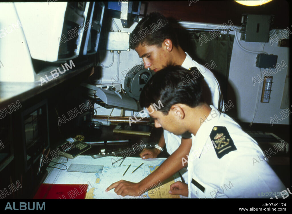 24/05/1987. SAR el Príncipe Felipe de Borbón en su instrucción en el Juan Sebastián Elcano.