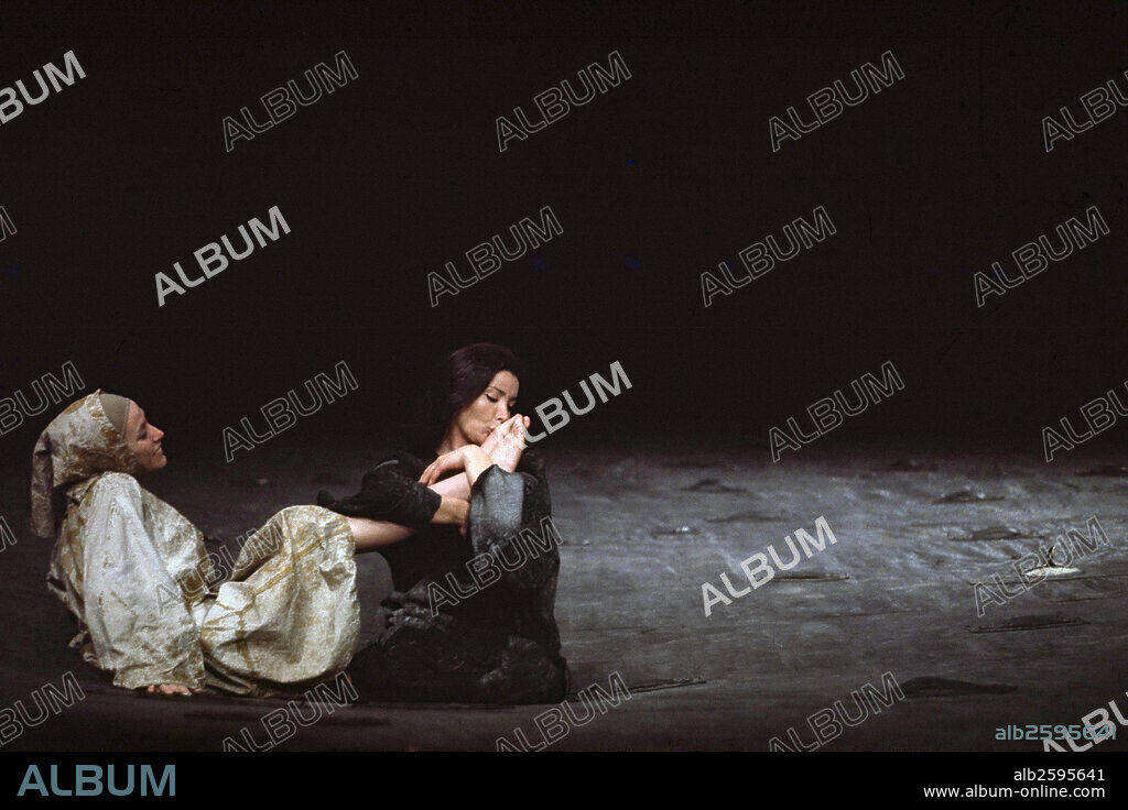 GARCIA LORCA, FEDERICO. ESCCRITOR ESPAÑOL.FUENTEVAQUEROS 1898-1936. YERMA. REPRESENTACION TEATRAL EN MADRID, EN EL AÑO 1971.. DIRECTOR, VICTOR GARCIA. ACTRIZ, NURIA ESPERT.