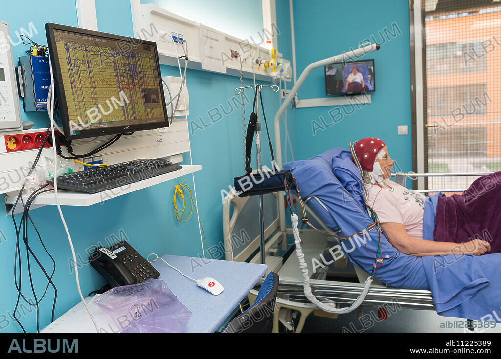 Reportage in the epileptology unit in Nice Hospital, France. This patient has been hospitalized in the neurology service following unexplained seizures. Classic EEGs (electroencephalograms) do not enable epilepsy to be diagnosed. A long-term EEG is carried out.