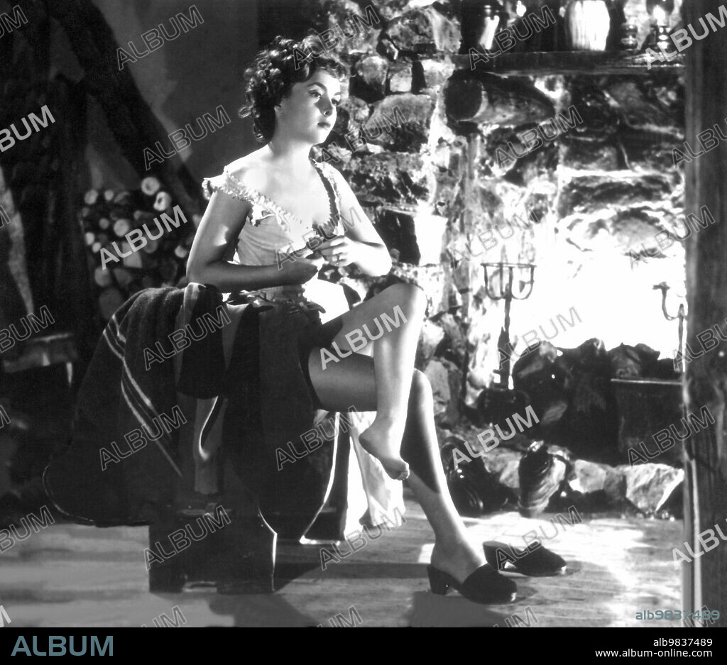 GINA LOLLOBRIGIDA in ALINA, 1950, directed by GIORGIO PASTINA. Copyright Acta Film.