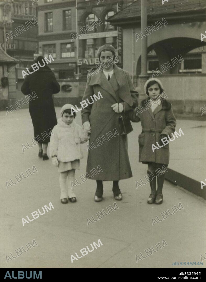 ANONYMOUS. Edith, Margot and Anne Frank, Germany.