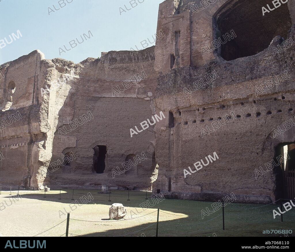 EXEDRA DE UNA DE LAS PALESTRAS DE EDIFICIOS CONSTRUIDO EN EL AÑO 212/216.