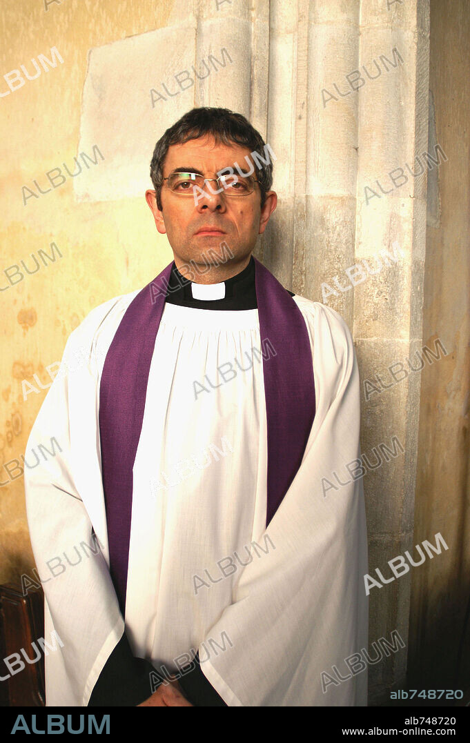 ROWAN ATKINSON en SECRETOS DE FAMILIA, 2005 (KEEPING MUM), dirigida por NIALL JOHNSON. Copyright ENTERTAINMENT FILM.