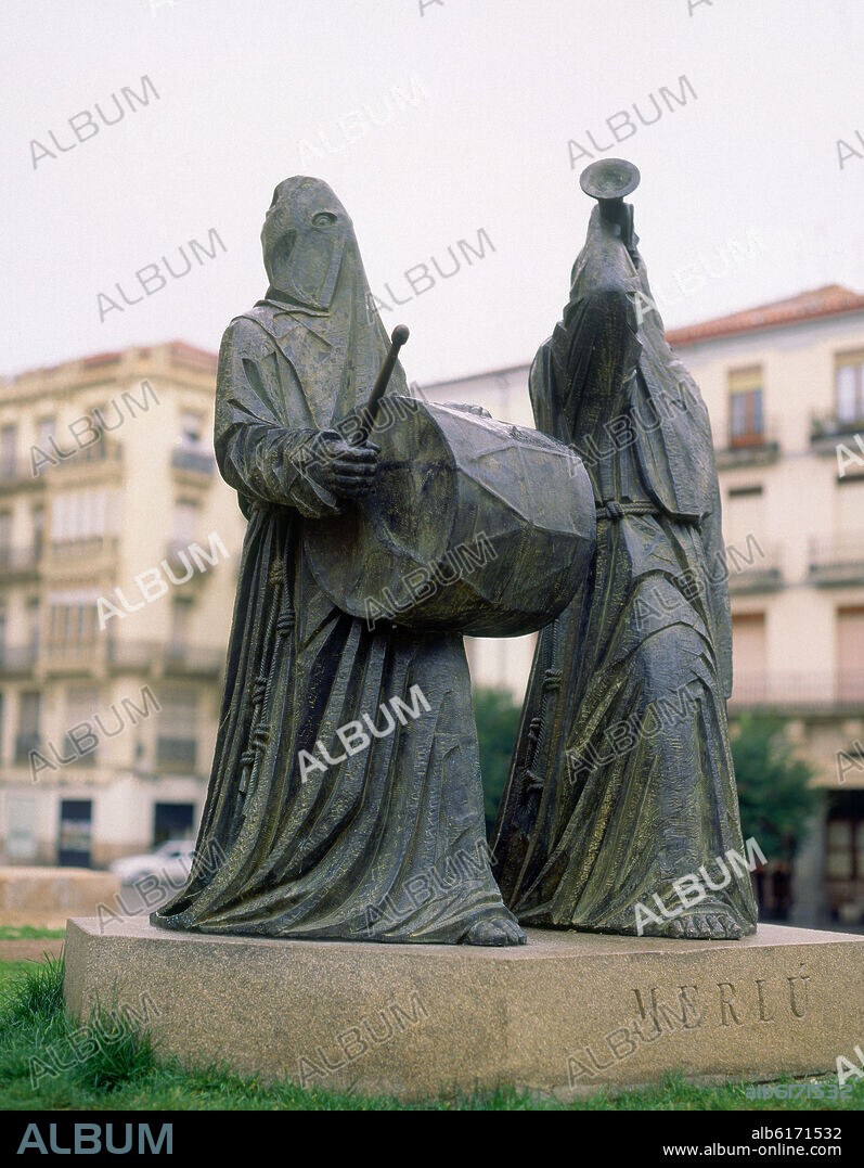 ANTONIO PEDRERO YEBOLES (1939-). MONUMENTO AL MERLU O A LA COFRADIA DE JESUS DE NAZARERO -1996 - BRONCE PATINADO.