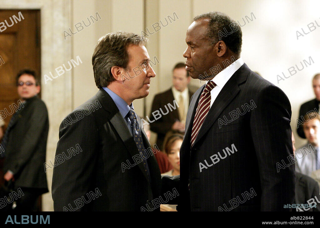 DANNY GLOVER y TIM ALLEN en CARIÑO, ESTOY HECHO UN PERRO, 2006 (THE SHAGGY DOG), dirigida por BRIAN ROBBINS. Copyright DISNEY ENTERPRISES / LEDERER, JOSEPH.