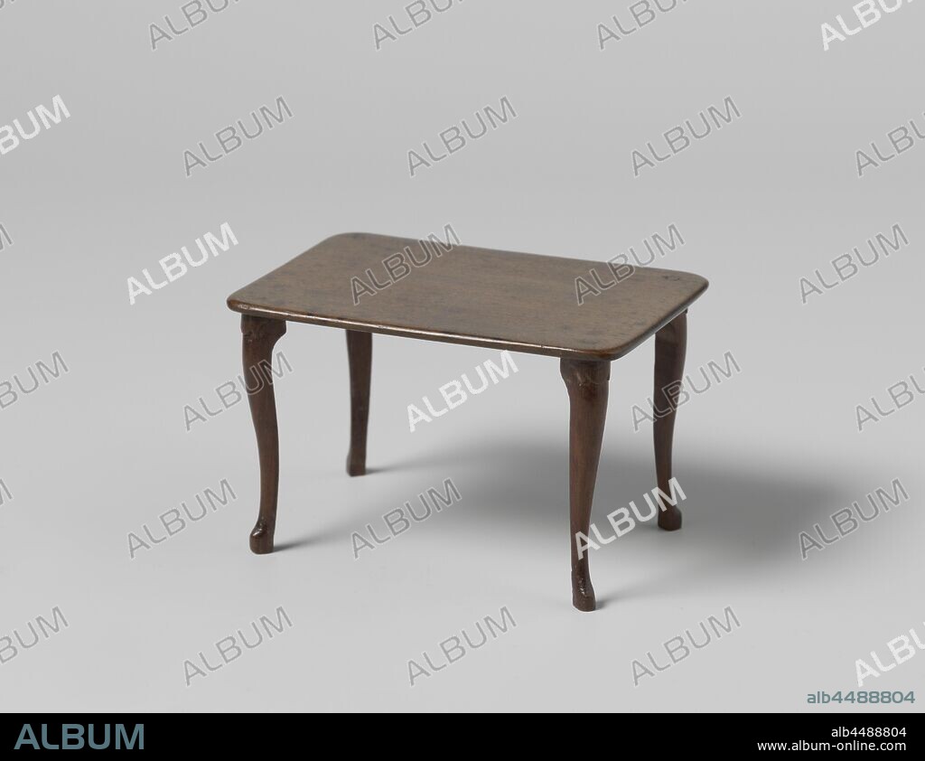 Table with rectangular top, on four S-shaped, angled legs, Rectangular table of mahogany with rounded corners. The angled legs are slightly curved in an S-shape, with carving decorations at the top., anonymous, Amsterdam (possibly), c. 1750, mahogany (wood), cutting, h 6.7 cm × l 10.6 cm × w 7.7 cm.