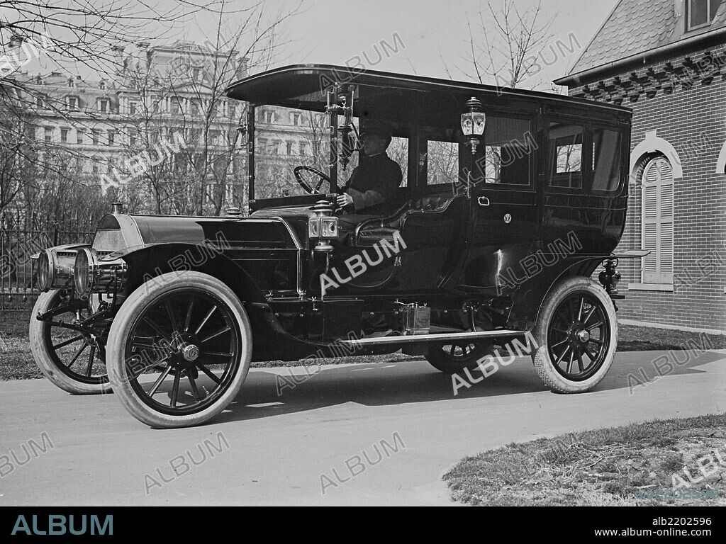 President Taft's "Pierce Arrow" - auto with 6 cycle, 48hp, Washington, D.C.