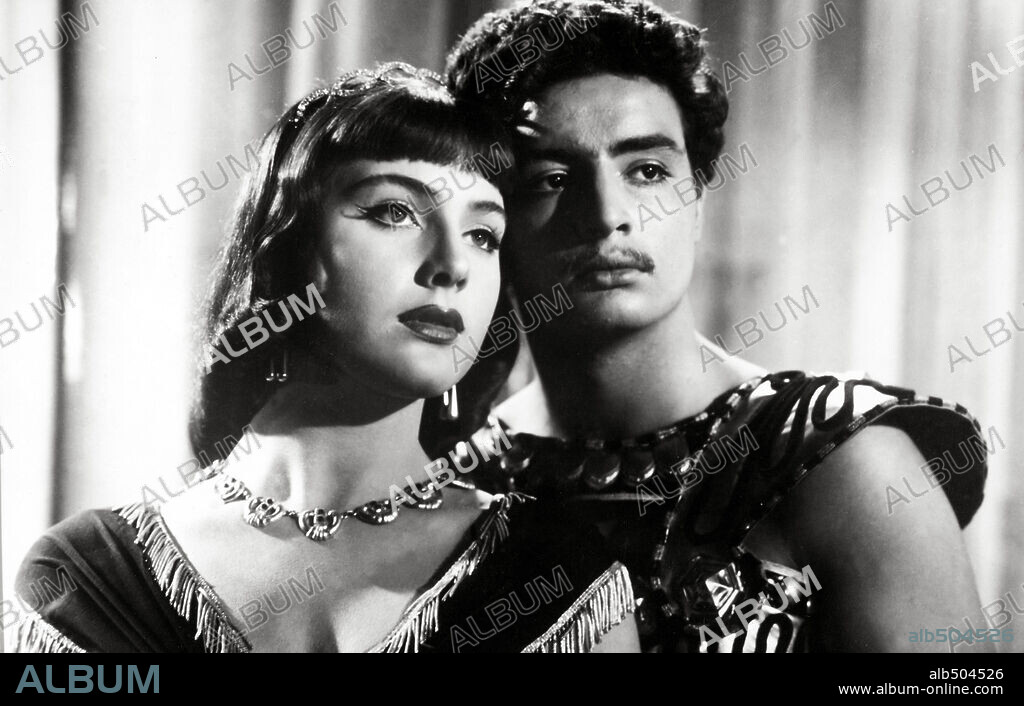 ELEONORA RUFFO and FRANCO SILVA in THE QUEEN OF SHEBA, 1952 (LA REGINA DI SABA). Copyright ORO FILMS.