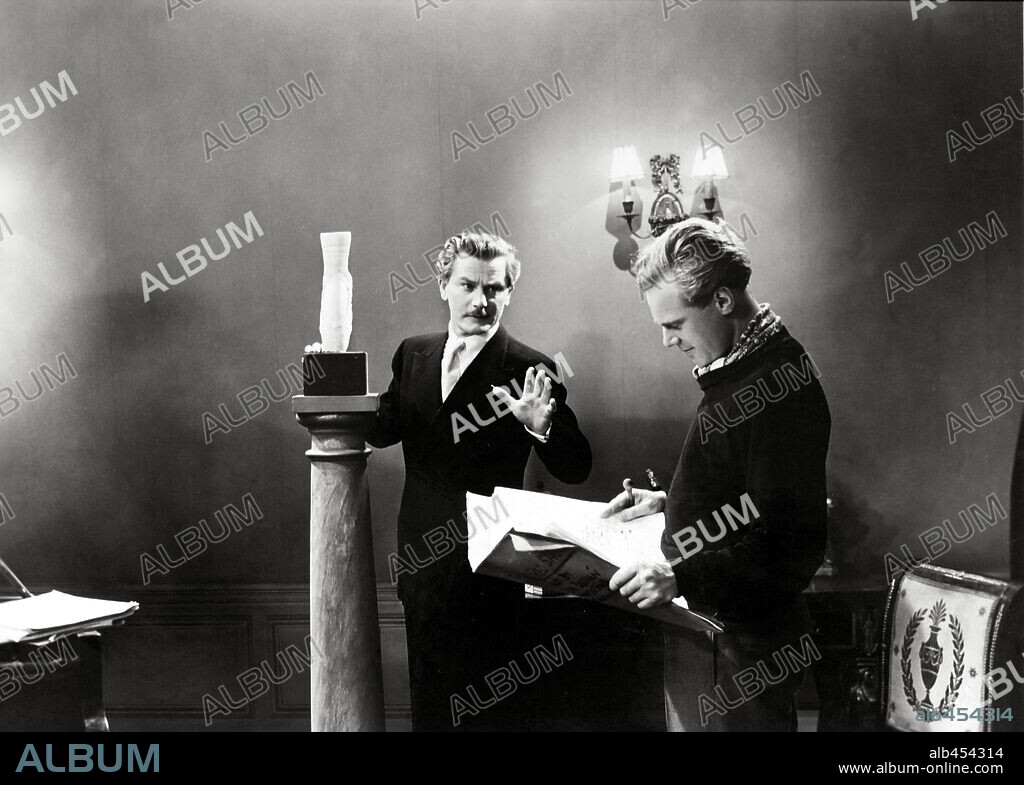 ANTON WALBROOK and MARIUS GORING in THE RED SHOES, 1948, directed by EMERIC PRESSBURGER. Copyright RANK.