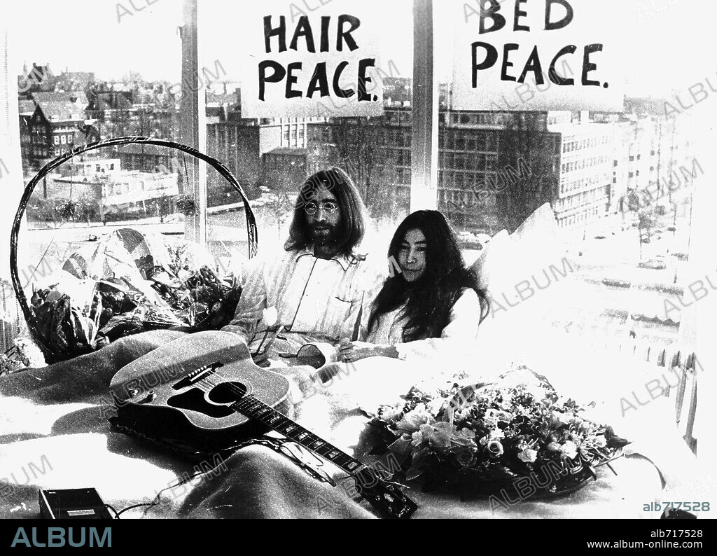 May 14, 2003; Montreal, Quebec, CANADA; File Photo: 1969; JOHN LENNON (1940-1980) and YOKO ONO. From May 26 - June 2, 1969, ex-Beatle John Lennon and wife Yoko Ono staged a 'Bed-In for Peace' at Montreal's Queen Elizabeth Hotel.Mandatory Credit: Photo byApis/Keystone Press/ZUMA Press.(©) Copyright 2003 by Keystone Press. 14/05/2003