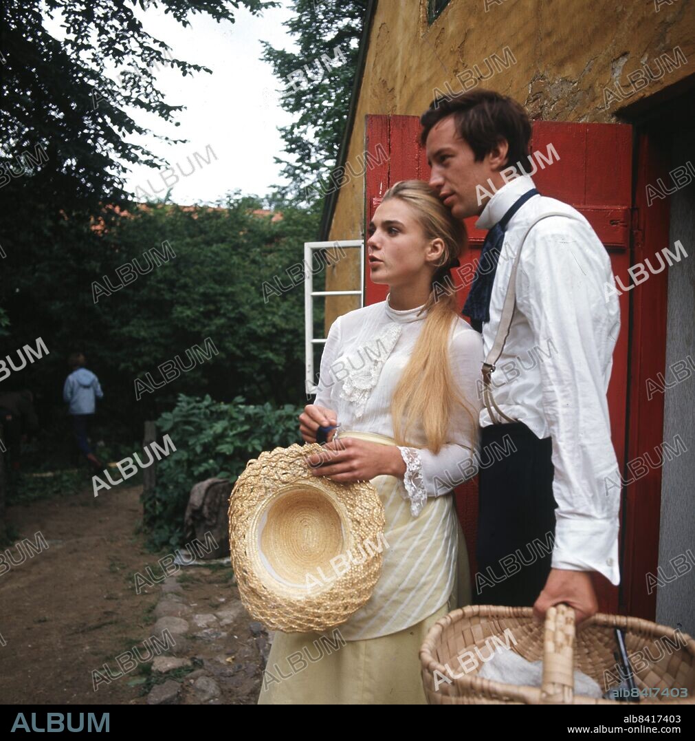 ARKIV 1966 - Pia Degermark och Thommy Berggren i Bo Widerbergs film "Elvira Madigan". Foto: Stig A Nilsson Kod: 43 . SCANPIX SWEDEN.