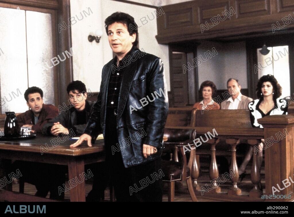 JOE PESCI, MARISA TOMEI et RALPH MACCHIO dans MY COUSIN VINNY, 1992, réalisé par JONATHAN LYNN. Copyright 20TH CENTURY FOX.