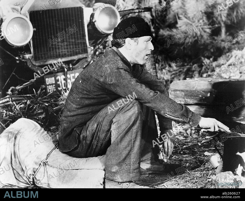 PAUL NEWMAN in HEMINGWAY'S ADVENTURES OF A YOUNG MAN, 1962, directed by MARTIN RITT. Copyright 20TH CENTURY FOX.