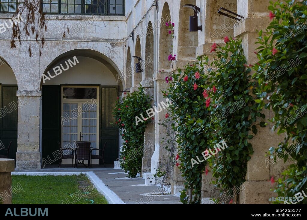hospederia de primera clase, cuadra francesa, isla del Lazareto, Illa del Llatzeret, interior del puerto de Mahón, Menorca, balearic islands, Spain.
