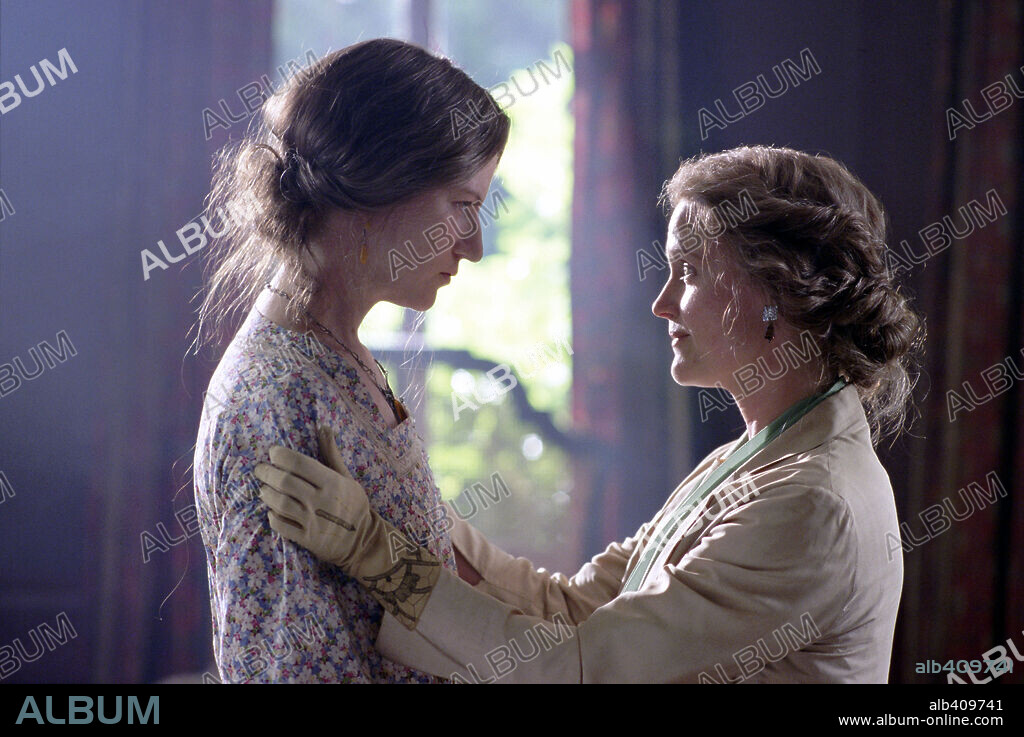 MIRANDA RICHARDSON y NICOLE KIDMAN en LAS HORAS, 2002 (THE HOURS), dirigida por STEPHEN DALDRY. Copyright PARAMOUNT PICTURES.