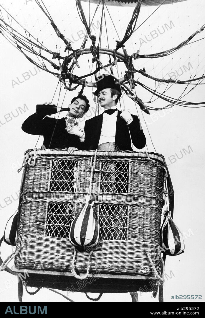 CANTINFLAS y DAVID NIVEN en LA VUELTA AL MUNDO EN 80 DÍAS, 1956 (AROUND THE WORLD IN EIGHTY DAYS), dirigida por MICHAEL ANDERSON. Copyright UNITED ARTISTS.