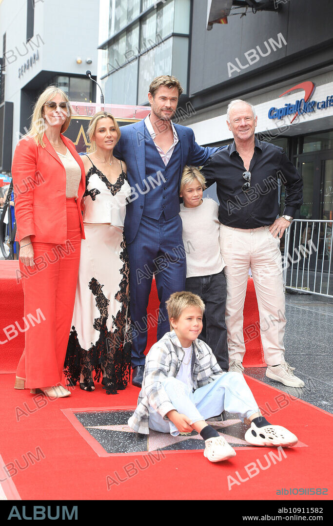 May 23, 2024, Los Angeles, California, USA: Leonie Hemsworth, Elsa Pataky, Sasha Hemsworth, Chris Hemsworth, Tristan Hemsworth, Craig Hemsworth at a ceremony where Chris Hemsworth is honored with a star on the Hollywood Walk of Fame (Credit Image: © Nina Prommer/ZUMA Press Wire).
