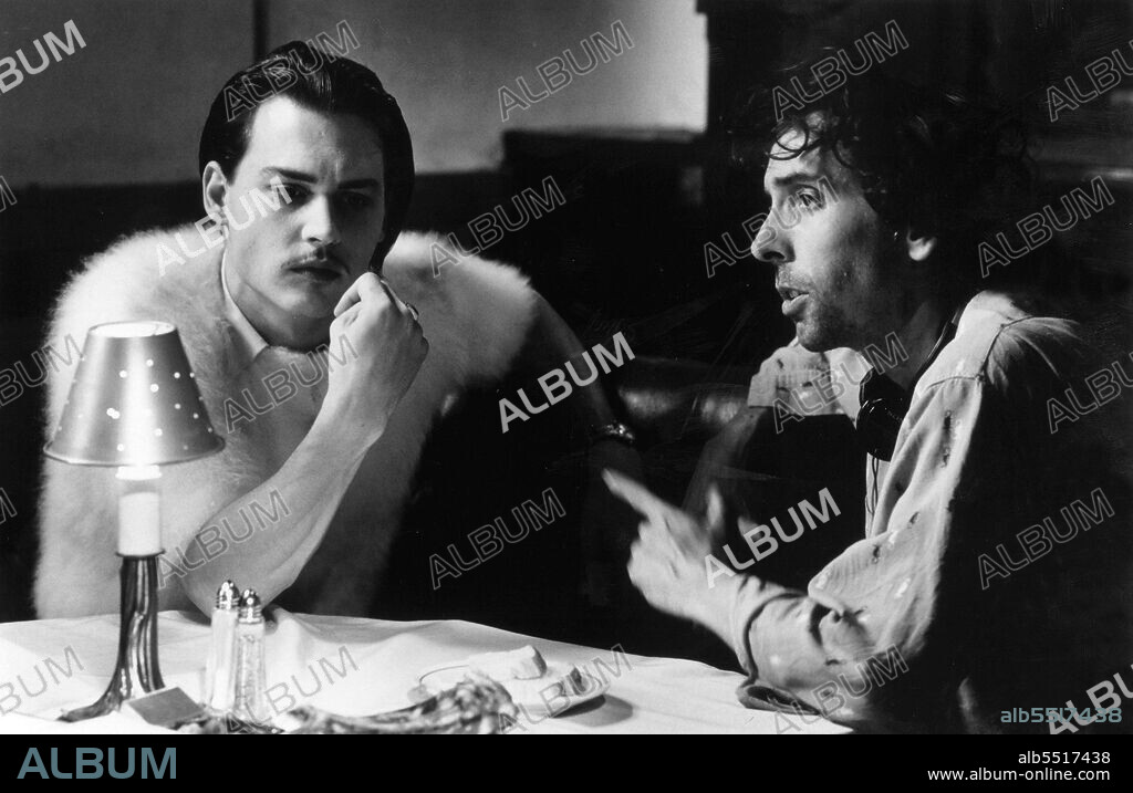 JOHNNY DEPP and TIM BURTON in ED WOOD, 1994, directed by TIM BURTON. Copyright TOUCHSTONE PICTURES.