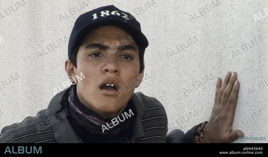 SHAYESTEH IRANI in OFFSIDE, 2006, directed by JAFAR PANAHI. Copyright JAFAR PANAHI FILM PRODUCTIONS.