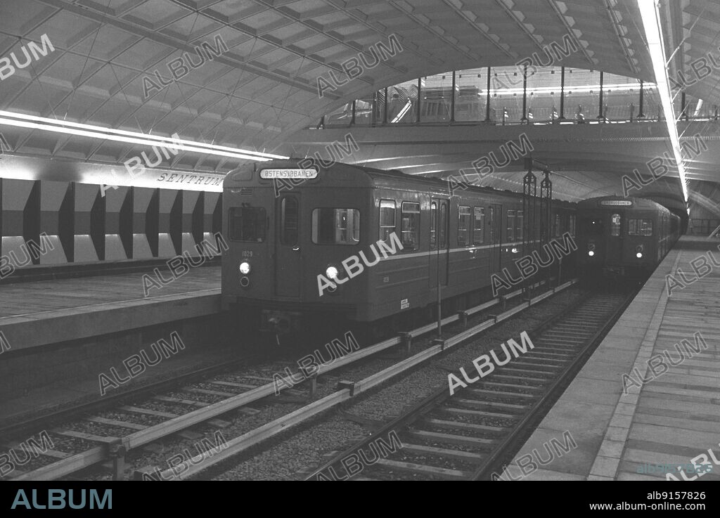 Oslo December 1, 1976. The tunnel track in Oslo, here from the newly opened center station at Egertorget. Photo; Bjørn Sigurdsøn / NTB / NTB.