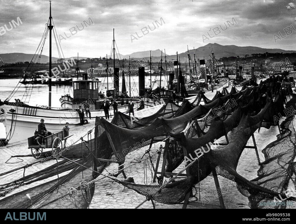 Vigo (Pontevedra), 1930 (CA.). Bouzas Dock, in the Port of Vigo.